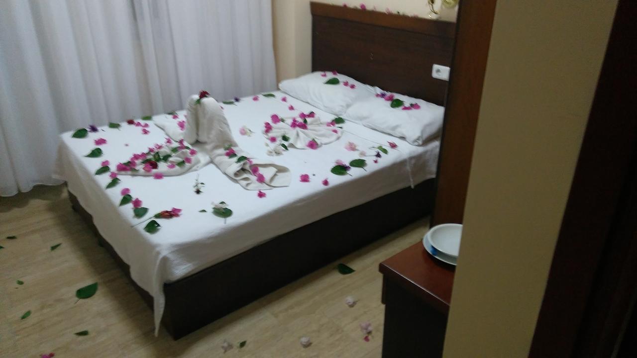 Las Palmeras Hotel Çamyuva Εξωτερικό φωτογραφία